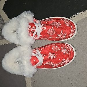 Womens size 7 Christmas hey dud style shoes